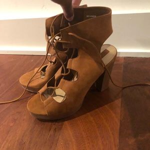 NWOT: Lace-up Platform Sandals Sz 9